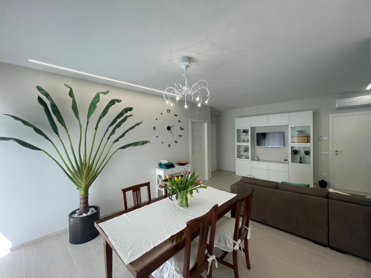 Otium Rooms / Camere E Appartamenti Morrovalle Ngoại thất bức ảnh